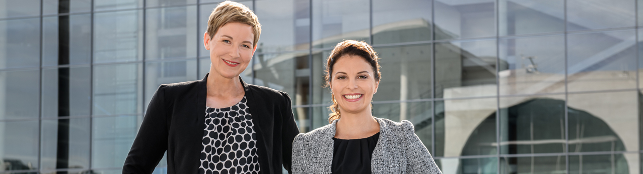 Konferenzdolmetscher Berlin: Sabrina Beilfuß und Vivi Bentin. Referenzen